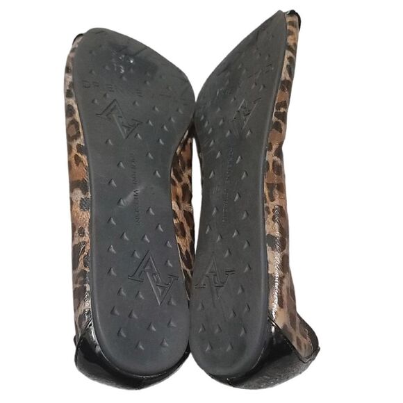 Adrienne Vittadini  Black and Brown Animal Leopard Print Flats Sz 10 - Picture 6 of 7